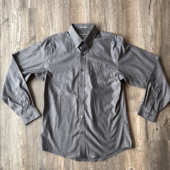 Eddie Bauer Shirt Gray Button Down Dress Shirt Relaxed Fit Size Small Cotton - Picture 1 of 12